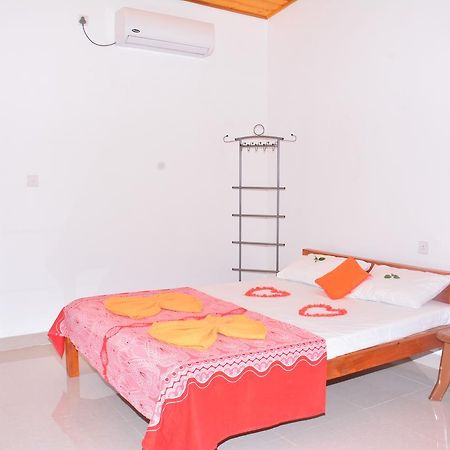Pleasant Park Holiday Inn Trincomalee Dış mekan fotoğraf
