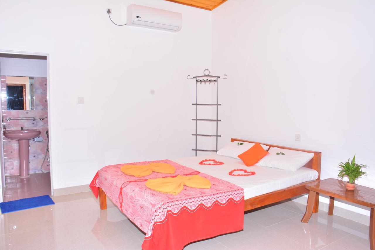 Pleasant Park Holiday Inn Trincomalee Dış mekan fotoğraf